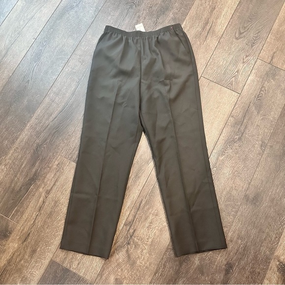 Alfred Dunner NEW pull on stretch waist pants BLACK pockets elastic waist sz 10 - Picture 1 of 9
